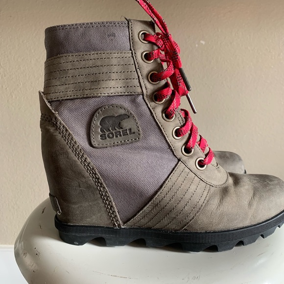 Sorel Joan of Arc wedge Sz 8 Army Green leather & canvas fun laces - Picture 2 of 9